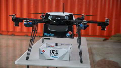 Denne dronen utførte Domino's test av pizzelevering via drone. Foto: Domino's/Reuters/NTB Scanpix.