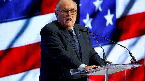 Donald Trumps advokat Rudy Giuliani korrigerer sine tidligere uttalelser nok en gang.