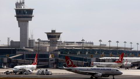 Turkish Arilines-fly ved Atatürk flyplass i Istanbul torsdag. Foto: REUTERS/Murad Sezer/NTB Scanpix