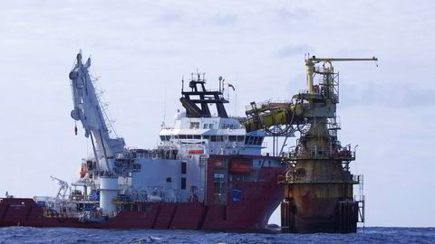 Offshorerederiet Dof og datterselskapet Dof Subsea hentet denne uken inn et lån på 900 millioner kroner i obligasjonsmarkedet. Her Dofs subseafartøy «Skandi Singapore».