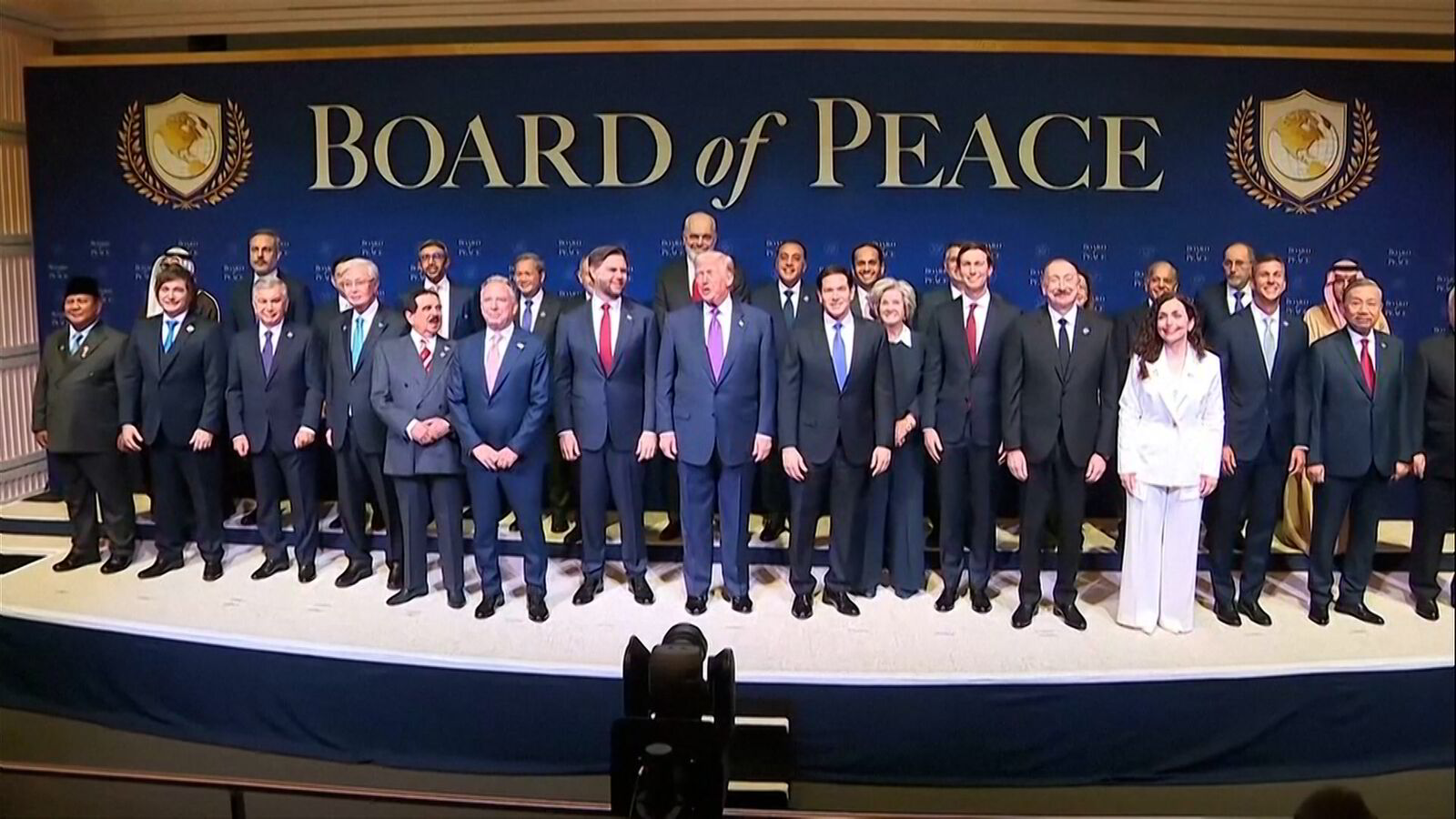 En milliard dollar i deltageravgift: – Så rik at han kan sette seg hvor han vil