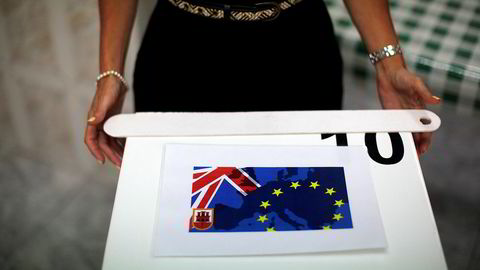 I natt avgjøres britenes EU-skjebne. Foto: REUTERS/Jon Nazca/NTB Scanpix