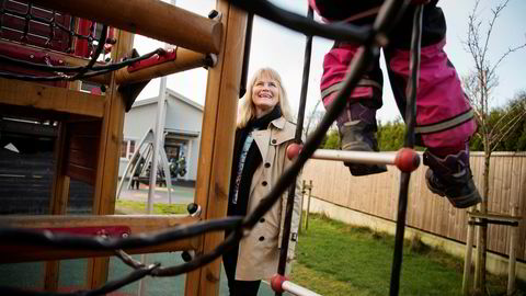 Eli Sævareid (60) har vært med på å bygge 456 barnehager i Norge. Nå vil hun inn i eldreomsorg. Her er hun på FUS Haugesund International Preschool.