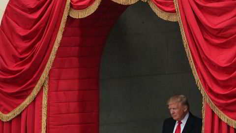 Donald Trump ankommer insettelsesseremonien på Capitol i Washington i januar ifjor.
