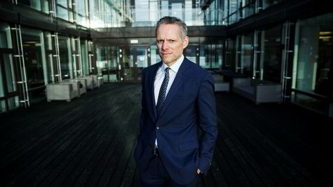 Sjefstrateg Christian Lie i Danske Bank frykter at enda mer negative renter kan blåse opp en stor boble i obligasjonsmarkedet.