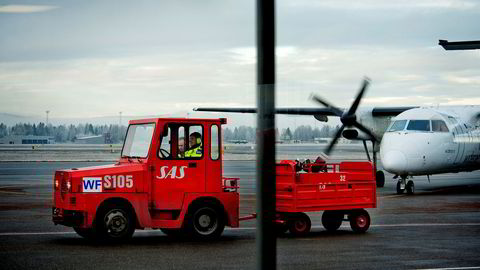 Widerøe har overtatt store deler av bakkemannskapet fra SAS i Norge. De bakkeansatte varsler mulig konflikt fra 5. februar. Bildet er fra Oslo lufthavn.