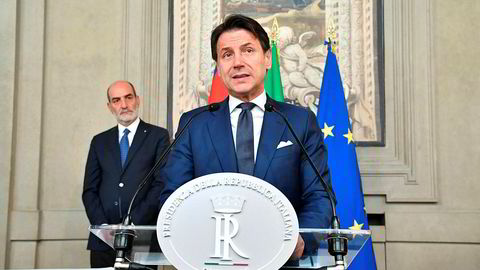 Til tross for krevende regjeringsforhandlinger varsler Giuseppe Conte at han vil være klar med en ny regjering i Italia innen onsdag.