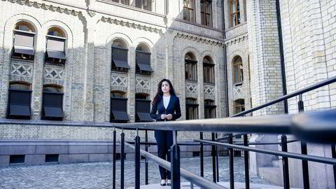 Ap-nestleder Hadia Tajik, som også er leder for justiskomiteen, tror ikke det er heldig for legitimiteten til meddommerordningen hvis en stor andel er eldre mennesker. Foto: Adrian Nielsen