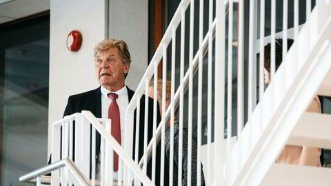 Styreleder Bjørn H. Kise i Norwegian under fredagens ekstraordinære generalforsamling på Fornebu, der han kommenterte interessen fra britiske IAG, som eier British Airways. På den vanlige generalforsamlingen i mai vil flere eiere stemme for å ta fra ham et viktig verv.