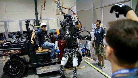 Selskapet IHMC Robotics jobber her med sin «Running Man»-robot utviklet av robotteknologiselskapet Boston Dynamics i 2015. Arbeidet var en del av en konkurranse om å best mulig lage roboter med menneskelige egenskaper og få dem til å gjennomføre et hinderløp.