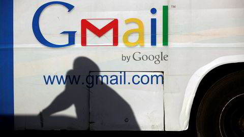 GOOGLE: Bussreklame for Google Mail. Foto: Sunday Alamba/AP Photo/NTB scanpix