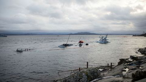 KNM «Helge Ingstad» kommer til å fraktet til Haakonsvern opplyste Sjøforsvaret på en pressekonferanse tirsdag. På den samme pressekonferansen opplyste flaggkommandør og sjef for maritime operasjoner i Sjøforsvaret, Yngve Skoglund, at fregatten lå stabilt helt frem til mandag kveld.