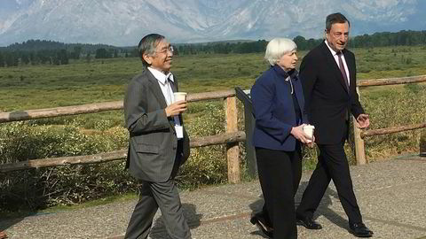 De majestetiske fjellene i Rocky Mountains danner rammen rundt økonomitoppmøtet i Jackson Hole, Wyoming. I 2017 hadde daværende sentralbanksjef Janet Yellen besøk av den japanske sentralbanksjefen Haruhiko Kuroda og ECB-sjef Mario Draghi.