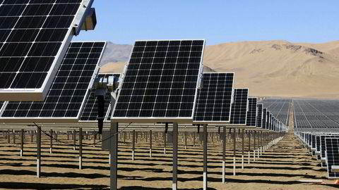 Oxford Photovoltaics, der Statoil er en av investorene, har annonsert at selskapet vil begynne å selge solceller bestående av silisium pluss et lag med perovskite allerede i år.
