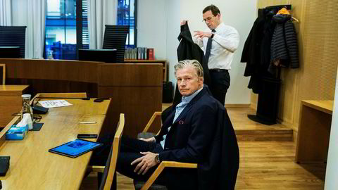 Eiendomsinvestor Edgar Haugen og advokat Ole Rasmus Asbjørnsen i rettssalen tirsdag.