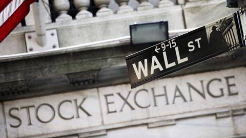 NEGATIVT TERRENG. De amerikanske børsene åpner ned på ukens første handelsdag. FOTO: AP Photo/Mark Lennihan