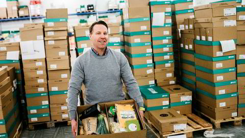 Kjetil Graver, en av gründerne bak Godtlevert og toppsjef for matkasseselskapet Brandhub, påpeker at de berørte ansatte i Bergen vil få tilbud om jobb i Oslo. - Det oppleves selvsagt som dramatisk og veldig leit for de ansatte som er veldig glad i arbeidsplassen sin. De er en utrolig dyktig gjeng som har vært med på å bygge opp en sterk merkevare og et godt produkt, og jeg er veldig glad i de folkene, sier han til DN.