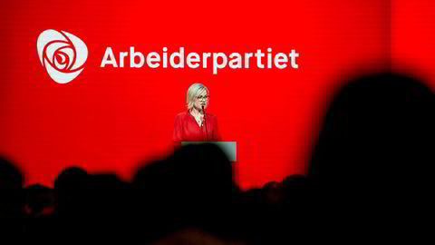 Ingvild Kjerkol (Ap) forenkler debatten om utgifter til kreftbehandling inntil det kyniske.