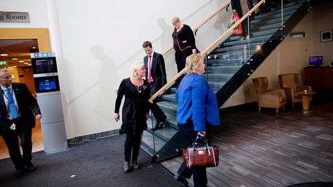 Regjeringspartiene Høyre og Frp, her ved lederne Erna Solberg (foran) og Siv Jensen, må bli enige med KrF og Venstre, ved lederne Knut Arild Hareide og Trine Skei Grande, om bilavgiftene. Foto: