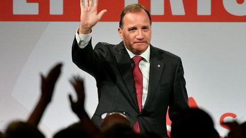 Statsminister Stefan Löfven fra Socialdemokraterna er ønsket til en samtale med Alliansen-partiene på høyresiden.