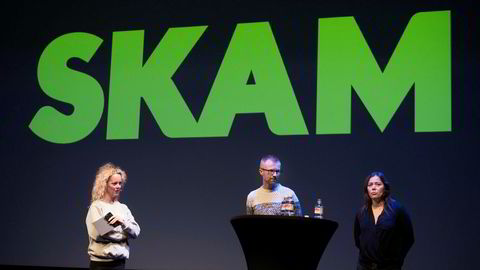 «Skam» er solgt til USA. På bildet Linda Nordheim, Byråleder i McCann – Konferansier (tv) sammen med Håkon Moslet (Redaksjonssjef for TV i NRK P3) og Marianne Furevold Boland (Prosjektleder NRK for nettdramaserien Skam).