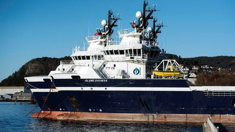 Ansatte i Island Offshore mister heller jobben enn tariffavtalene sine etter oppkjøp. På bildet supplybåter fra Island Offshore i opplag i Ulsteinvik.