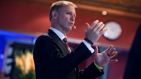 Finansdirektør Lars Christian Bacher i Equinor bidro til god stemning under Pareto-konferansen onsdag.