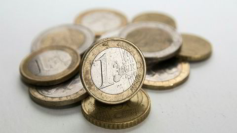 På en drøy måned er euroen opp nær fem prosent mot amerikanske dollar.