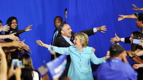 Tim Kaine og Hillary Clinton ligger an til å vinne valget, hvis markedet får rett. Foto: Gaston De Cardenas/AFP/NTB Scanpix