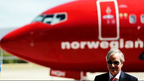 Norwegian-sjef Bjørn Kjos må spare penger og kutter ruter og baser. Flyvninger til og fra Norge rammes i liten grad i denne omgang.