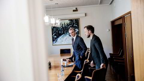 Jonas Gahr Støre (til venstre) og Arbeiderpartiet oppnår 36,8 prosent på DNs partibarometer for august. SV og Audun Lysbakken havner igjen under sperregrensen. Foto: Fredrik Bjerknes