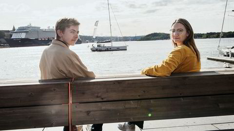 Det er to år siden Phillip Engenes (22) og Sandra Wilmann (23) jobbet i en vaffelbod på Aker Brygge. De venter fortsatt på en lønn på 20.000 kroner hver.