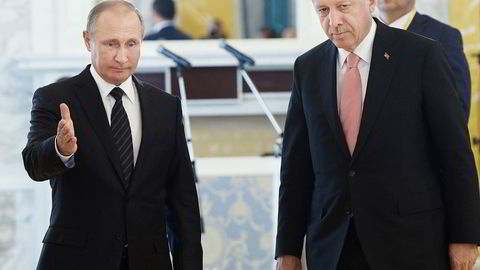 Vladimir Putin tok imot Tyrkias president Recep Tayyip Erdogan i St. Petersburg på tirsdag. Foto: Alexei Nikolsky/Sputnik/AP/NTB Scanpix