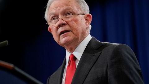 USAs justisminister Jeff Sessions går av.