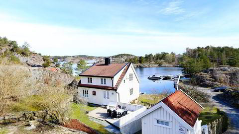 En milliion høyere takst på bolig etter opphevelse av boplikt,men boligen mellom Tvedestrand og Arendal ligger på den riktige siden på Finn.no.
                  Foto: Fokus Foto