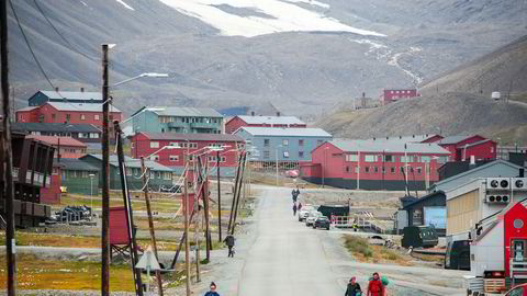 Ifølge Klassekampen skal kullbyen på Svalbard bli Norges nye utstillingsvindu for grønn teknologi og er allerede godt i gang med å bli såkalt smartby.