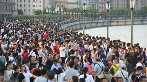 Flere hundre millioner kinesere har tatt fri denne uken og mange er på reisefot i forbindelse med «Golden Week» – blant annet til Shanghai. Storbanker spår full handelskrig i 2019.