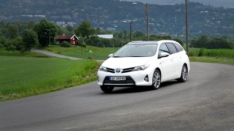 Toyota holder fast ved sine hybrider med bensin som eneste energikilde. Politikerne må sørge for at de mest klimaeffektive bilene blir lønnsomme for forbruker, mener forfatteren. Foto: Embret Sæter