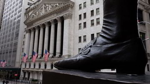 USA-børsene faller tilbake torsdag. Her er New York Stock Exchange (NYSE) på Wall Street avbildet. Illustrasjonsfoto: AFP PHOTO/JEWEL SAMAD