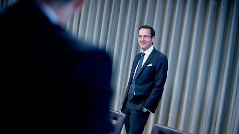 Nordea Norge-sjef Snorre Storset venter at tapene innen olje og offshore bare vil stige forsiktig i år. Her med finans­direktør Arbab Dar i forgrunnen. Foto: Ida von Hanno Bast