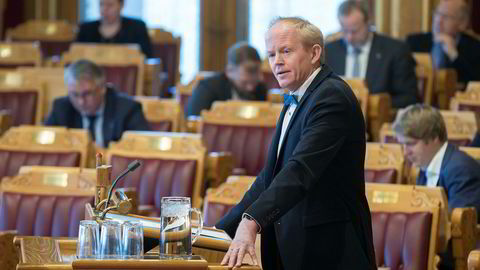 Lars Haltbrekken i SV ønsker svar fra statsministeren etter at det ble kjent at også hennes parti har mottatt penger fra Nordlaks.