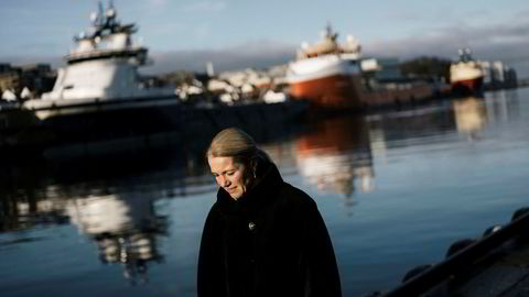 Stavangerordfører Christine Sagen Helgø er ferdig med politikken etter høstens valg. Nå er hun klar for jobb i det private næringsliv. Her er hun i Stavanger sentrum med flere supplybåter i bakgrunnen.