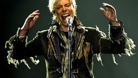 David Bowie under en konsert i Praha i Tsjekkia i 2004.David W Cerny, Reuters/NTB Scanpix