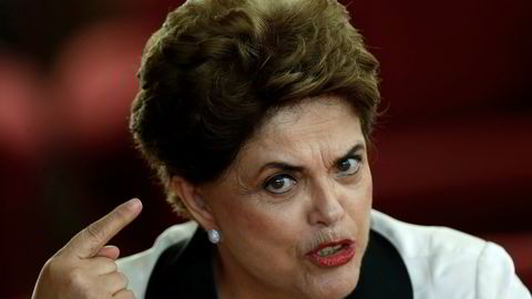Brasils avsatte president Dilma Rousseff under en pressekonferanse med utenlandske journalister i Brasília fredag. Foto: Ueslei Marvelino / Reuters / NTB scanpix