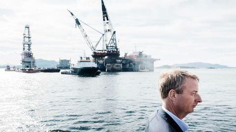 Norges Bank oppjusterer anslaget for oljeinvesteringene i 2017 og de kommende to årene. Her er Olje og energiminister Terje Søviknes på Stord for å se sammenstillingen av Johan Sverdrup prosjektet.