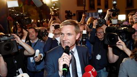 VINNER. Partileder Kristian Thulesen Dahl kunne smile bredt da valgresultatet viste at Dansk Folkeparti er blitt Danmarks største parti. Nå må han avgjøre om partiet skal gå inn i regjering eller bli stående utenfor. Foto: Keld Navntoft / Reuters / Scanpix Denmark