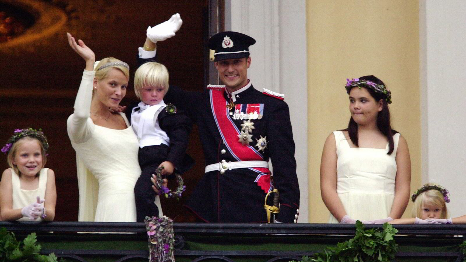 En skrekk-uke for kongehuset