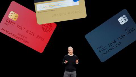 Apple-sjef Tim Cook offentliggjorde Apple Card i San Francisco mandag kveld.