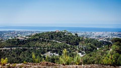 Kraftmegler Einar Aas satser i luksusbyen Marbella på den spanske solkysten. Nordmenn kjøpte totalt 1732 eiendommer i Spania i 2014, halvparten av dem langs kysten. Foto: Per Thrana