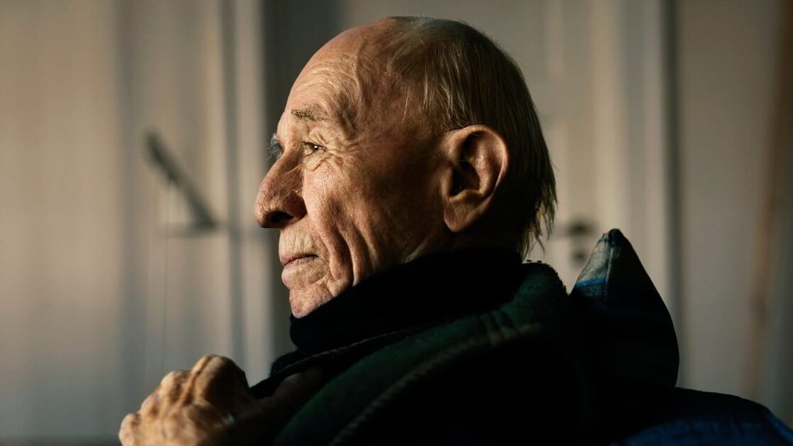 Etter ti tause år er kunstner Jens Johannessen (90) tilbake